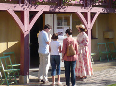 vignette JEP visiteurs devant musée